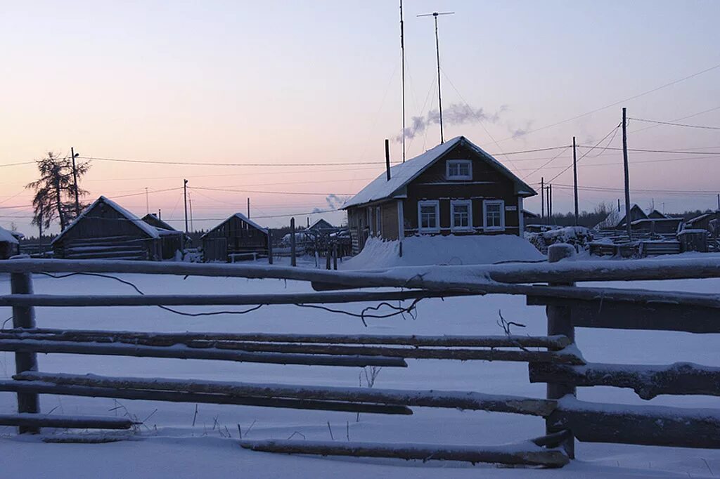 Харьяга усть цилемского. Поселок харьяга усть цилемский район. Харьяга 1994. Харьяга республика коми. Харьягинский вахтовый поселок.