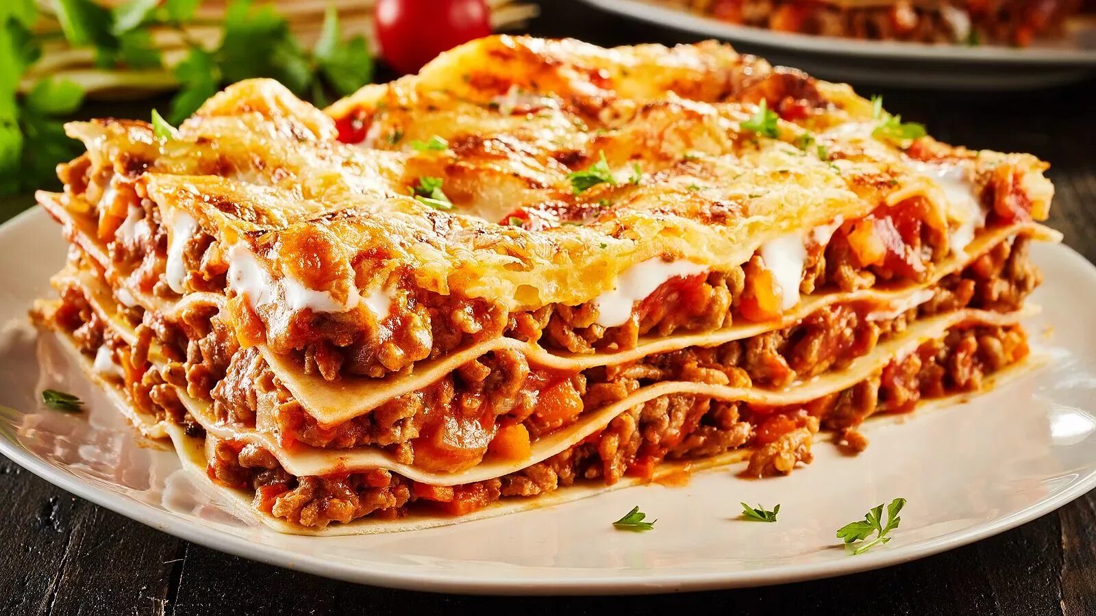 Как называются итальянские блюда. Лазанья Италия. Лазанья (Lasagne). Лазанья болоньезе классический. Лазанья итальянская классическая.