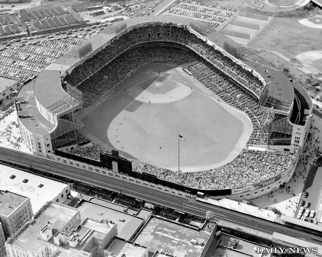 Стадионы 1 8. Yankee Stadium (1923). Стадион Янки Нью-Йорк. Стадион Нью Йорк Янкиз. Стадион Янки 1923 года.