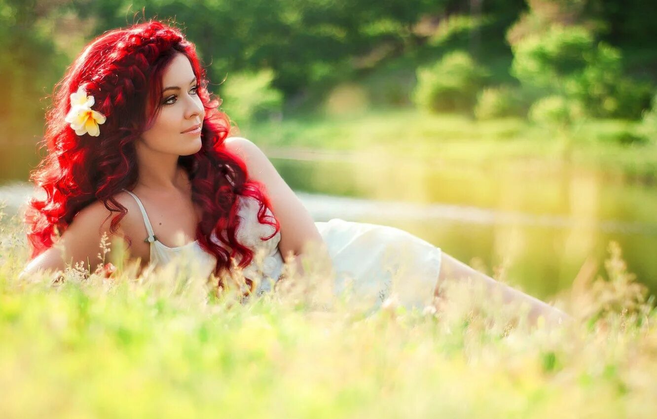Girl is red. Кудри ариэль red. девушка с красными волосами. яркая девушка. невеста с красными волосами.