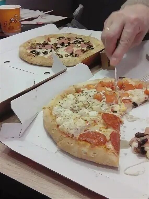 Пицца американо. Додо пицца. Додо пицца нахабино. Додо пицца нахабино. Новая пиццерия в москве в додо.