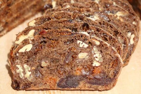 Хлеб ржаной с орехами