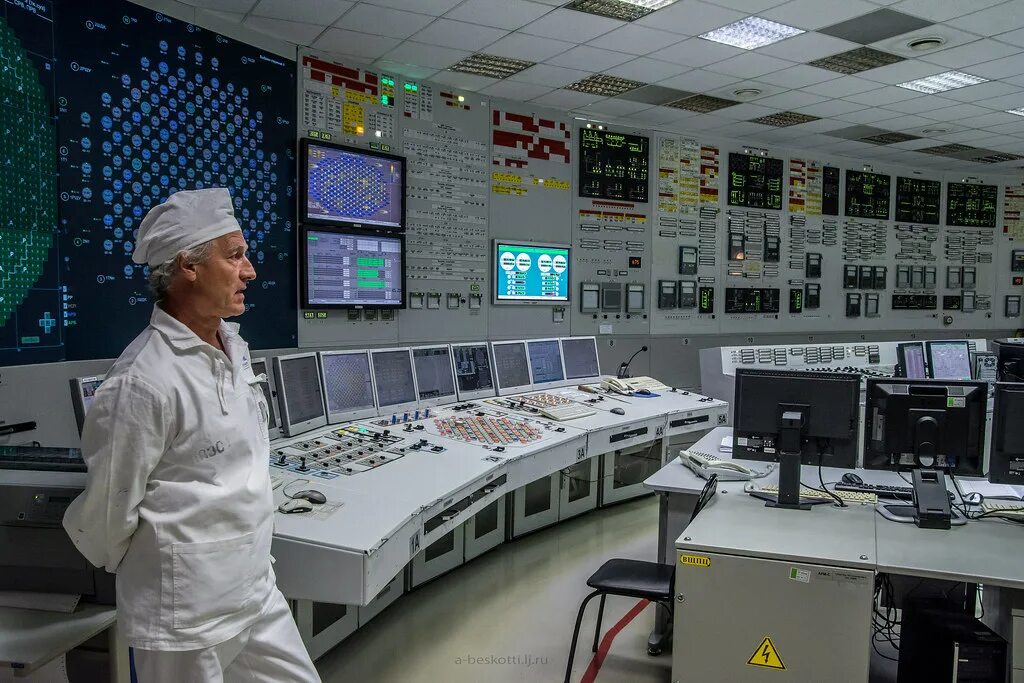 Разработчик 1 в стране атомной электростанции