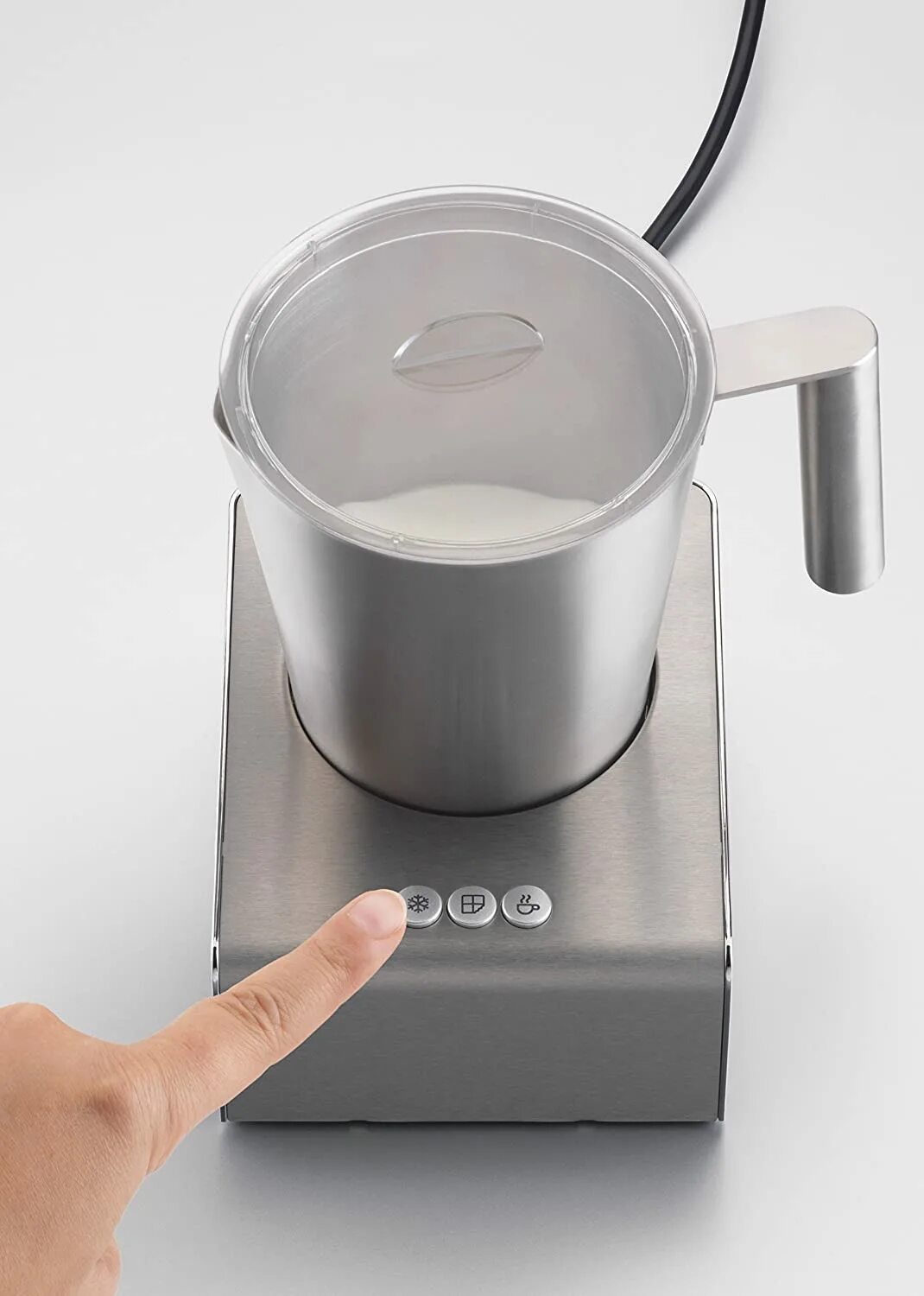 Капучинатор для дома отзывы. Вспениватель молока illy. Illy Milk Frother. Капучинатор Milk Frother. Milk Frother f280e.