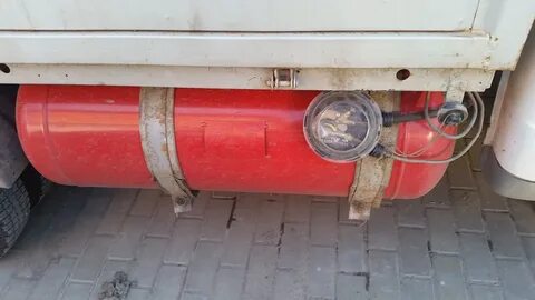 Как вставить газовый баллон