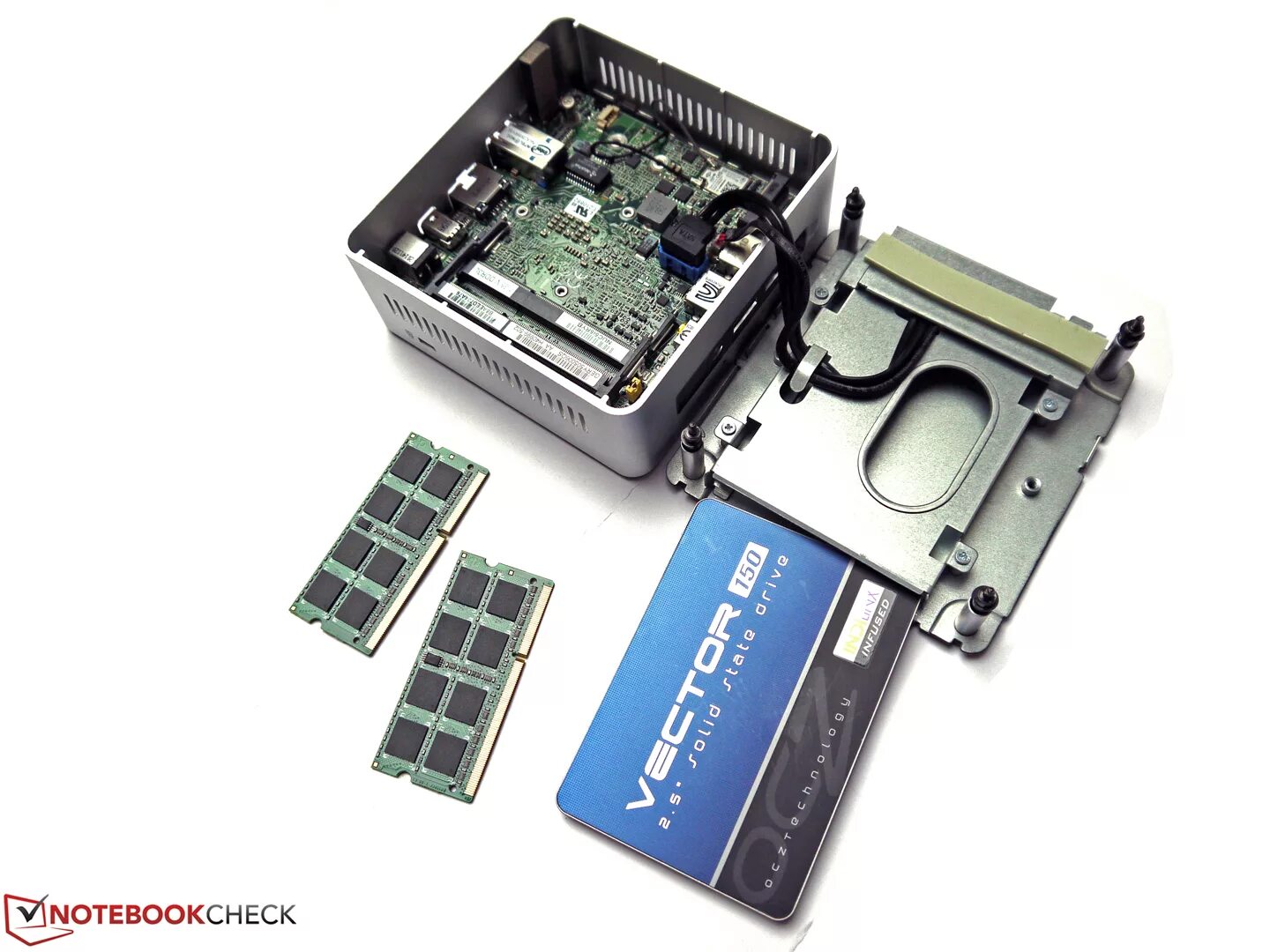 Intel graphics 6000. Nuc nuc5i5ryh. nuc nuc5i5ryh cooler. nuc 10 i5атлт материнская плата. intel nuc5i5ryh плата.