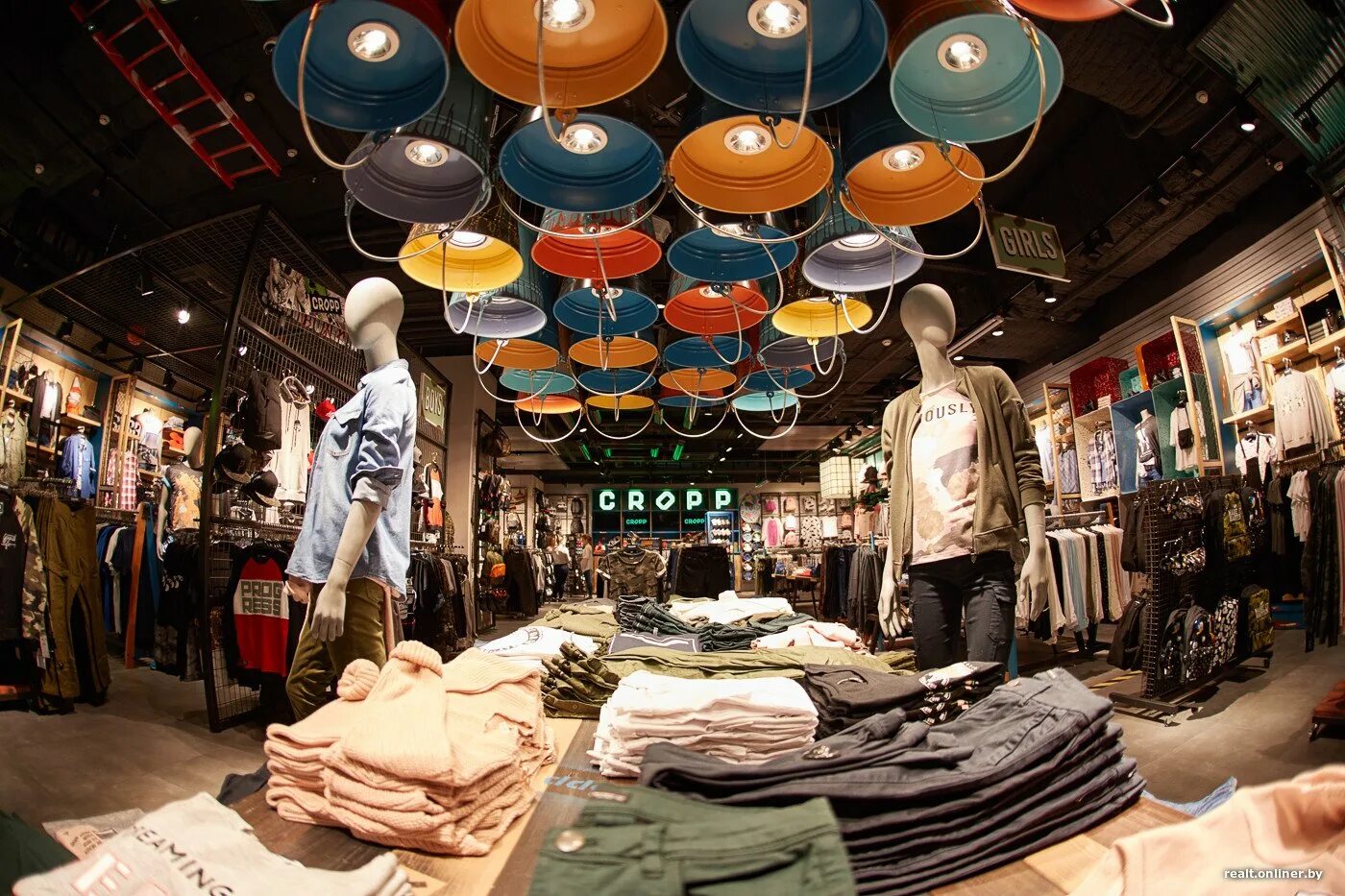 Cropp как называется. Cropp town одежда. cropp garment supply. магазин cropp внутри. cropp магазин в авиапарке.