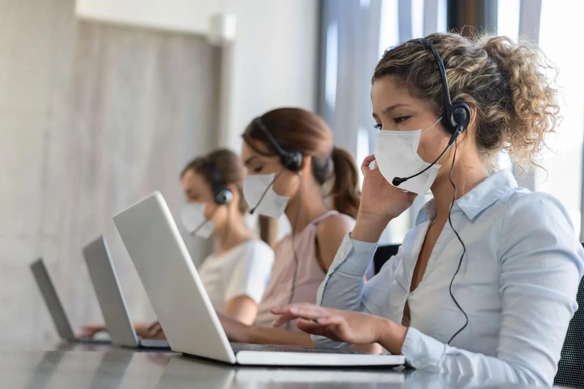 Также работает на клиента