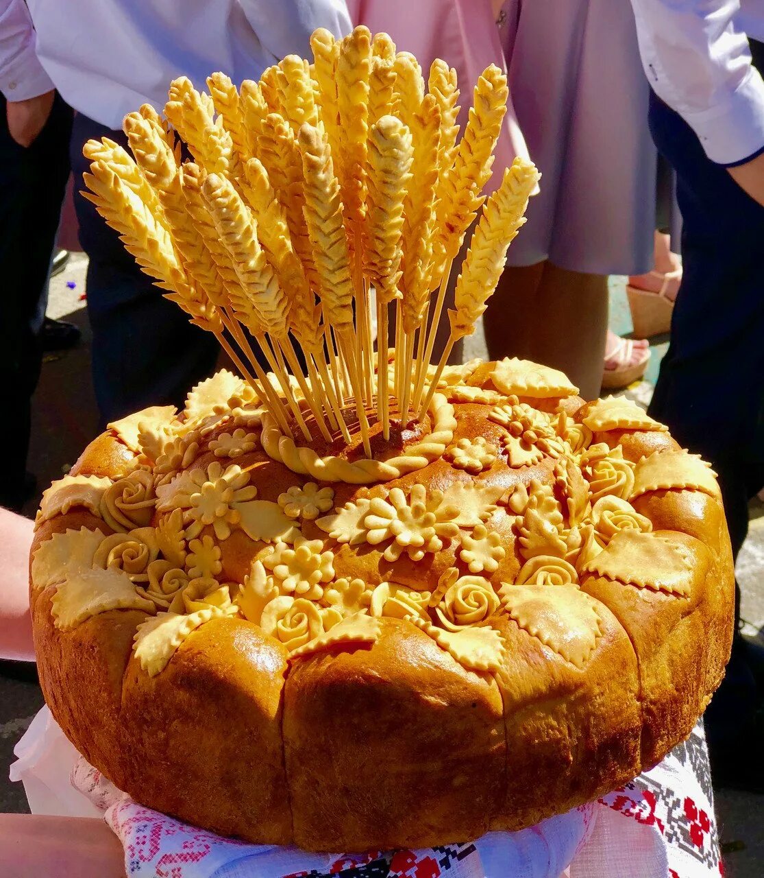 каравай современный. свадебный каравай золотой колос. яцкий каравай. каравай современный. каравай современный.