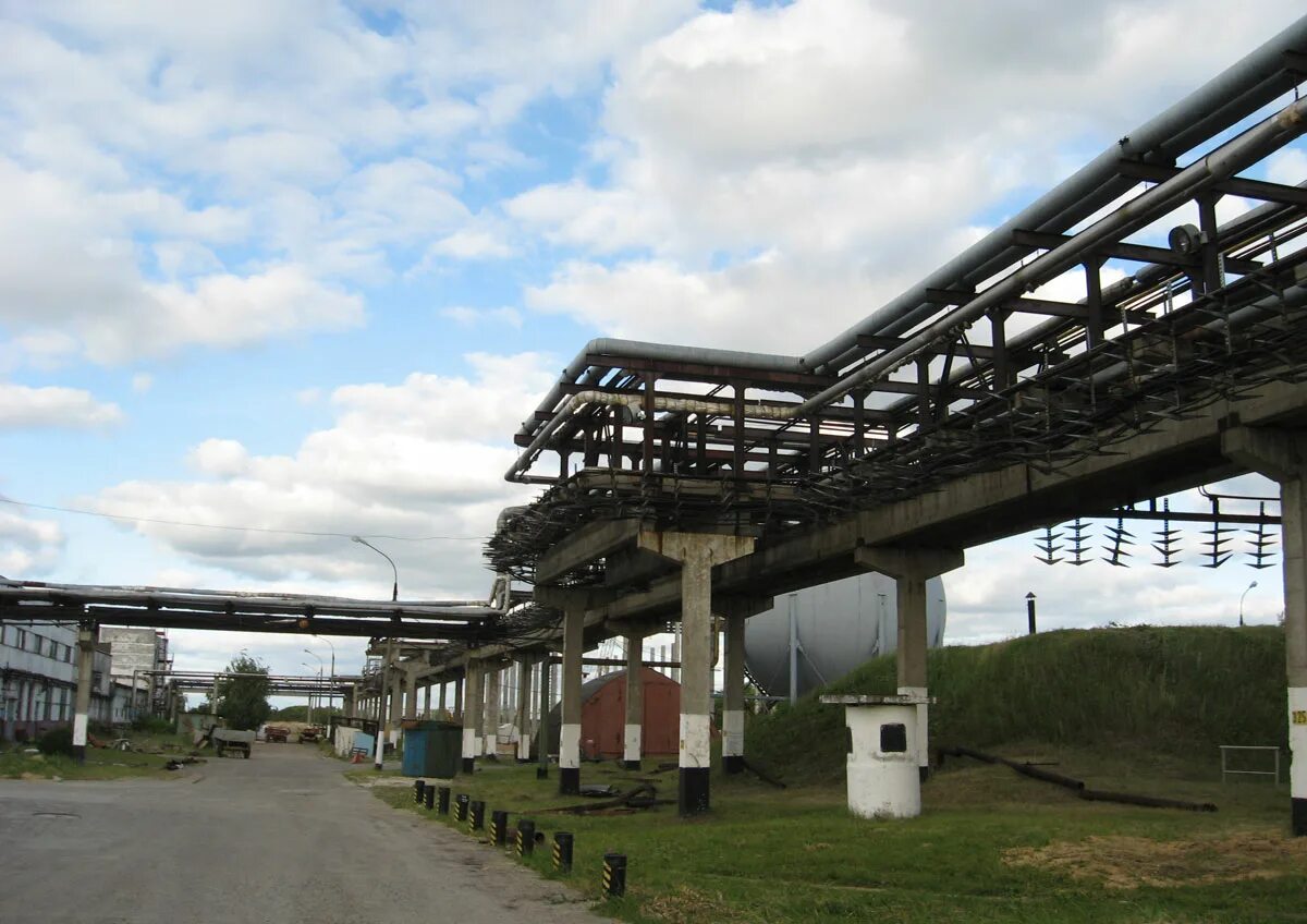 эстакада теплотрассы. эстакада теплотрассы. опора эстакады трубопроводов. эстакада теплосети. фосфорит эстакада трубопроводов.
