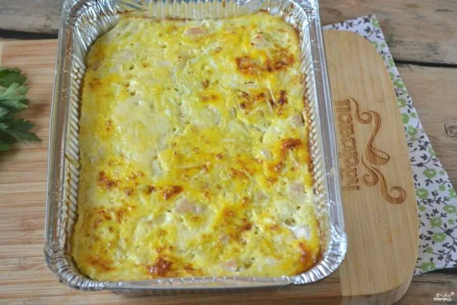 Кабачки с курицей в духовке. Цуккини рулеты фаршированные. Жульен в кабачке. Кабачки с грудкой в духовке. Куриное филе с кабачками.