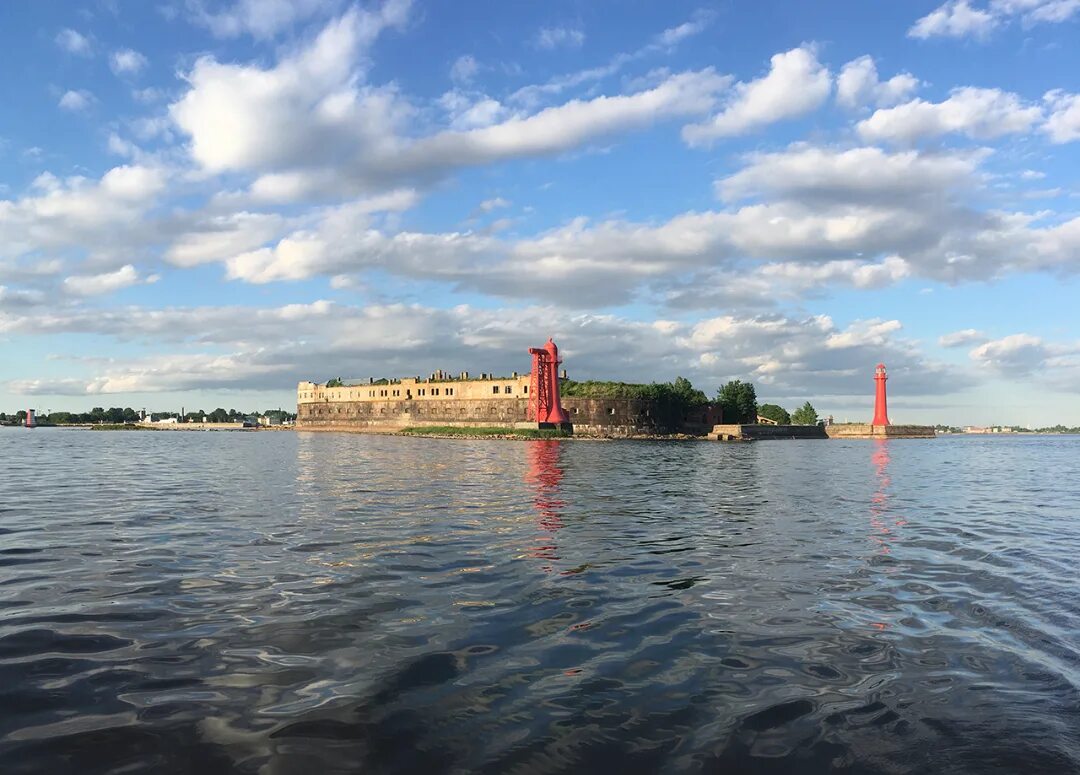 Экскурсии кронштадт санкт петербург по воде. Форты и маяки кронштадта. форт кроншлот в кронштадте. котлин кронштадт.