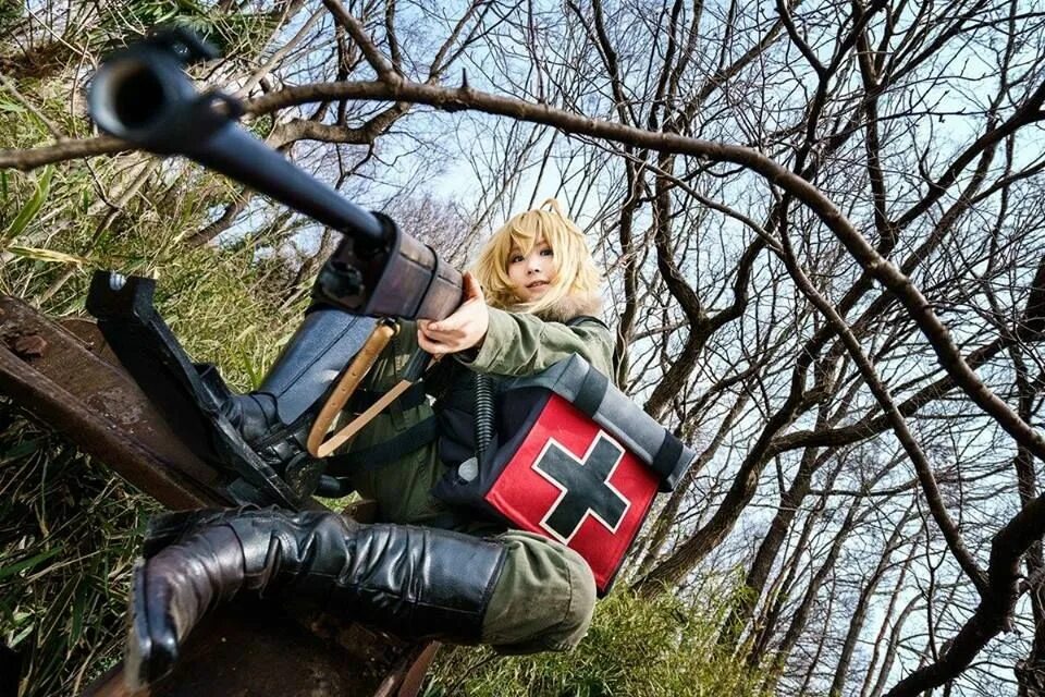 Tanya cosplay. Таня Дегуршафф косплей. Youjo Senki косплей. The Saga of Tanya the Evil косплей. Таня Дегуршав косплей.