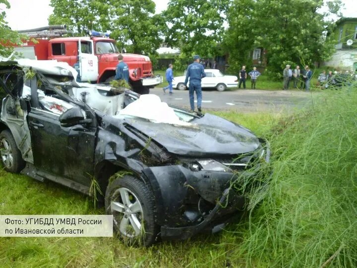 Авария в пестяках ивановской области. Дтп иваново пестяки. 05. Дтп иваново пестяки. Дтп трасса иваново пестяки.