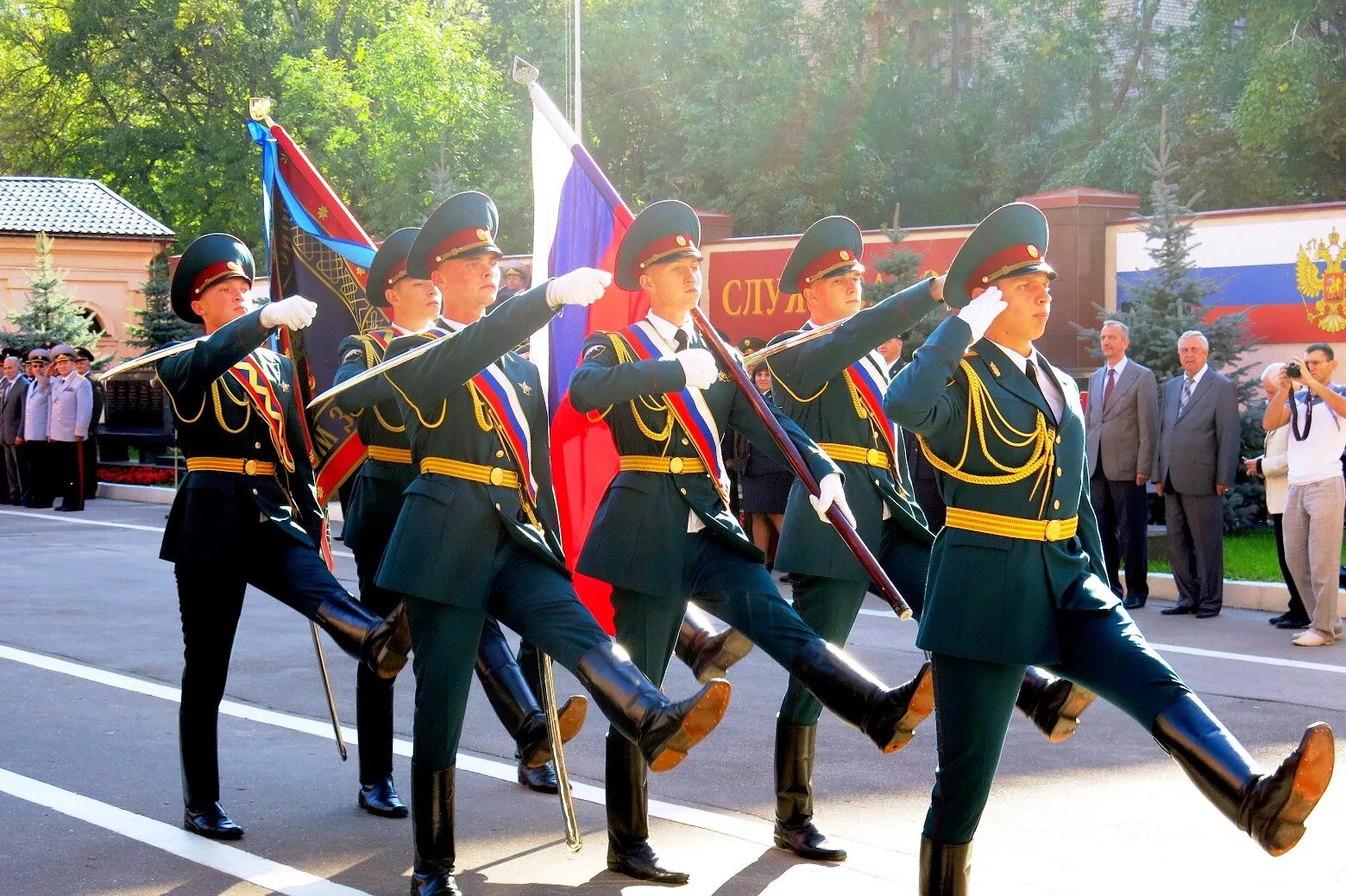 Знамена выносятся. Знаменная группа Преображенского полка. РПК рота почетного караула Преображенского полка. Знаменная группа РПК. Курсанты РПК.