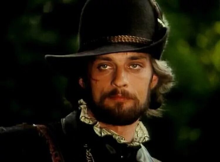 Граф дебюсси графиня де монсоро. Графиня де монсоро фильм 1997. Александр домогаров графиня де монсоро. Графиня де монсоро бюсси. Графиня де монсоро фильм франция 1971.