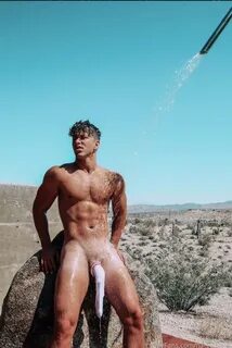 Nate, le phénomène Instagram se lâche sur son OnlyFans.