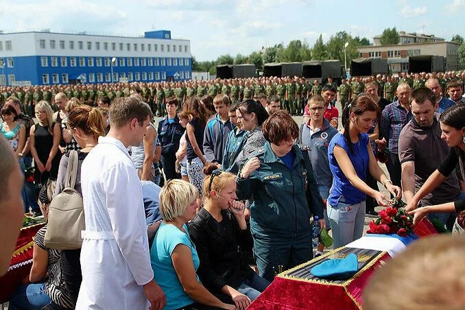 1 июля 2015 г. Трагедия в Омске обрушение казармы. Омск 2015 обрушение казармы. Обрушение казармы в 242 УЦ ВДВ. Обрушение казармы ВДВ В Омске 2015 г.