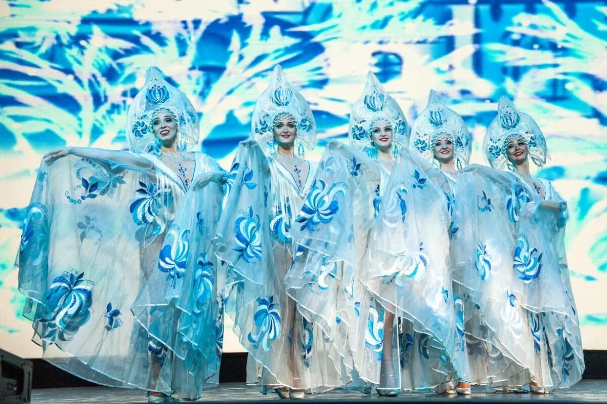 Гжель танцевальный коллектив. Театр танца гжель. Государственный ансамбль гжель. «дивертисмент». Московский государственный академический театр танца «гжель».