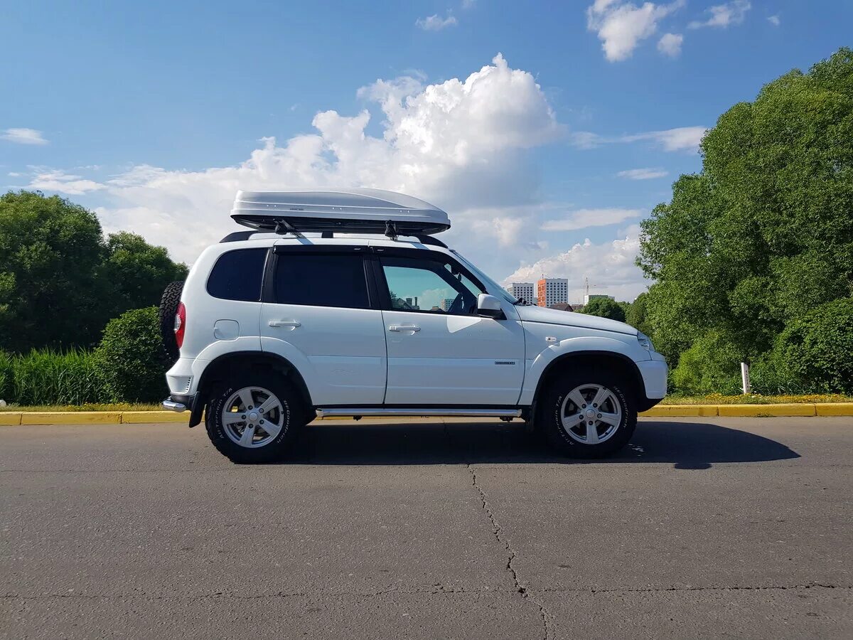 Нива шевроле 2123 с 2013. Нива шевроле белгородская область. Chevrolet niva, 2011 зима. Шевроле нива 2123000-55 бертон эдишн. Нива шевроле белгородская область.