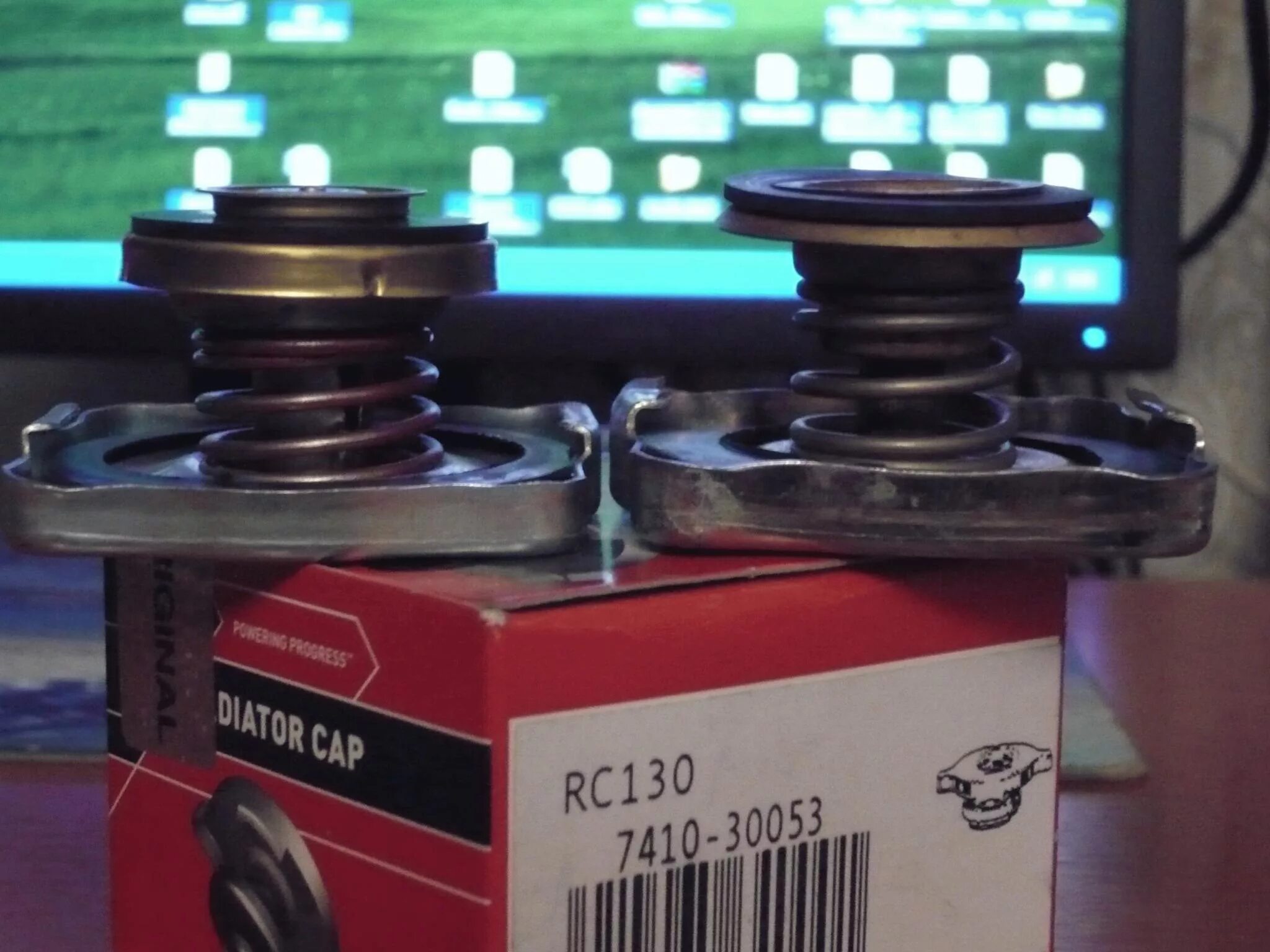 Крышка радиатора ваз 21214 лузар. Крышка радиатора ваз 2131. Крышка радиатора 21214. Пробка радиатора 2101 лузар. Крышка радиатора ваз 2121.