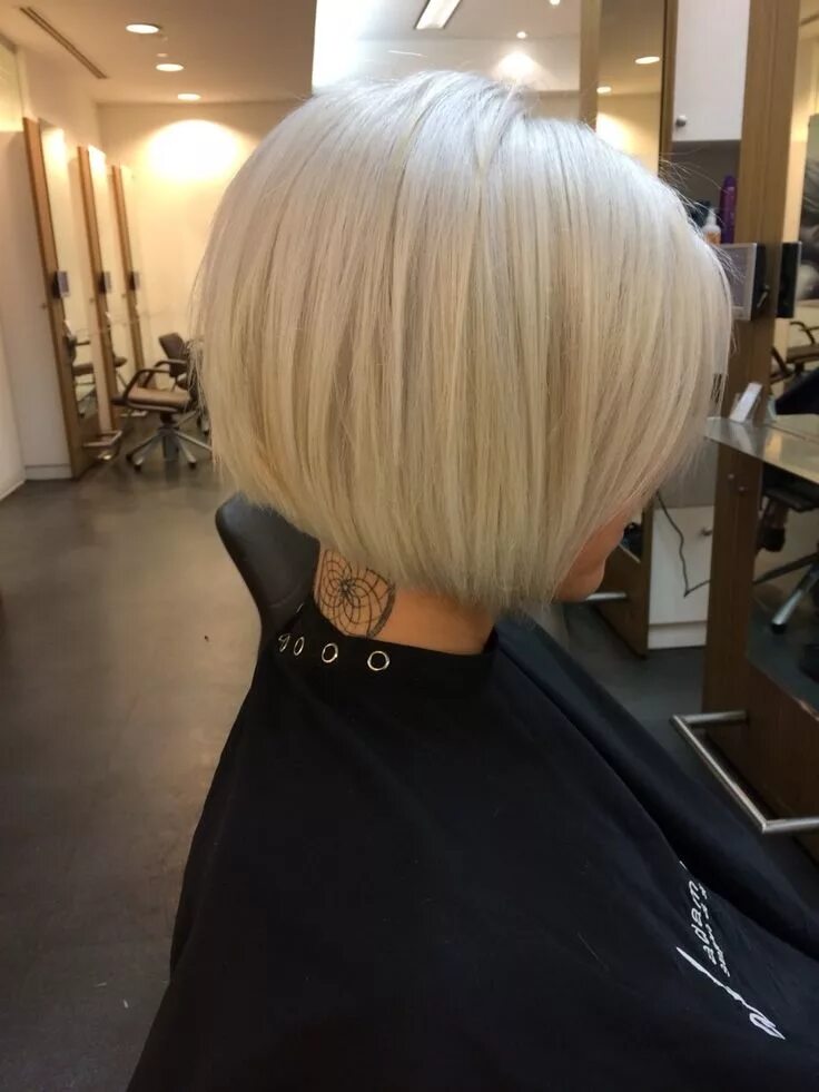 Макияж Прически Маникюр Мода Short bob haircuts, Short bob hairstyles, Angled bo