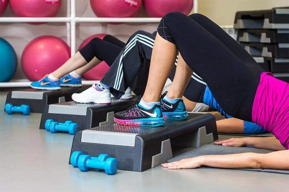 Степ тренировка. Степ-аэробика step-interval.. aerobic step платформа. интервальная степ аэробика. степ аэробика 90-х.