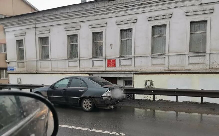 Ездил ярославль. Ярославский робин гуд. робин гуд ярославль мерседес. ярославский робин гуд на мерседесе номер.
