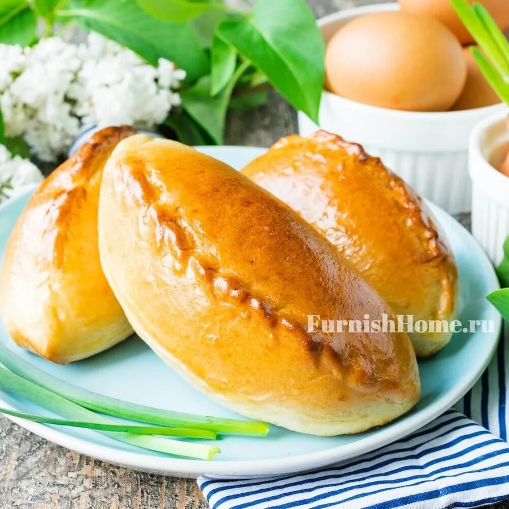 Правильные пирожки с яйцом и луком. Пирожки с яйцом. пирожки с яйцом и луком. пирожки с луком и яйцом в духовке. пирожки с луком и яйцом из дрожжевого теста.