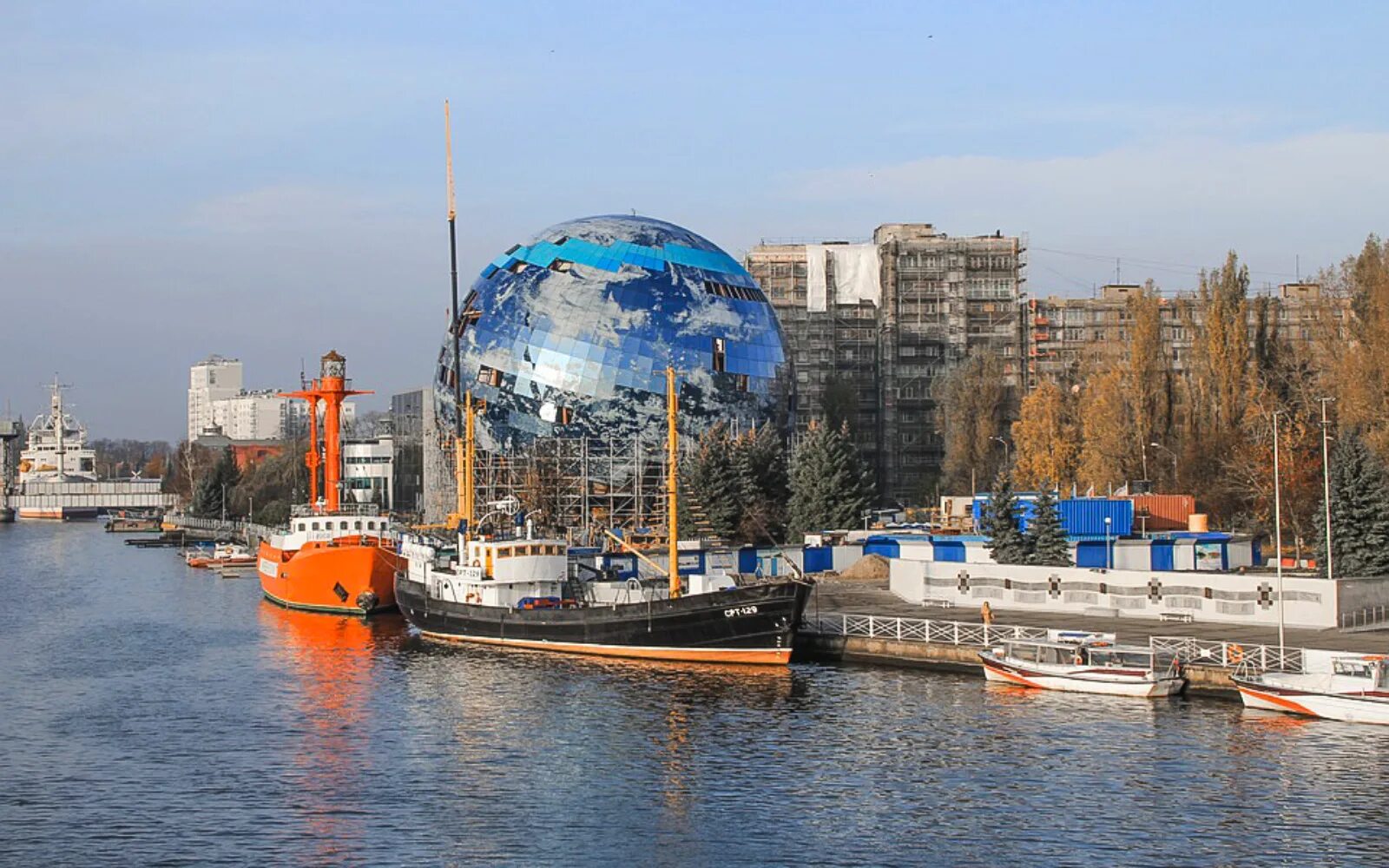 Где находится музей мирового океана. Музей мирового океана в Калининграде. Набережная музея мирового океана Калининград. Калининград музей мирового. Музеи Калининграда музей мирового океана.