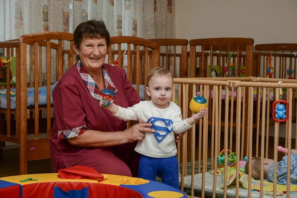 Алиса дом ребенка. Дом малютки. Детский дом. Детский дом малютки. Детский дом дом малютки.