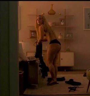 Florence Pugh and her thick body drives me crazy Scrolller.