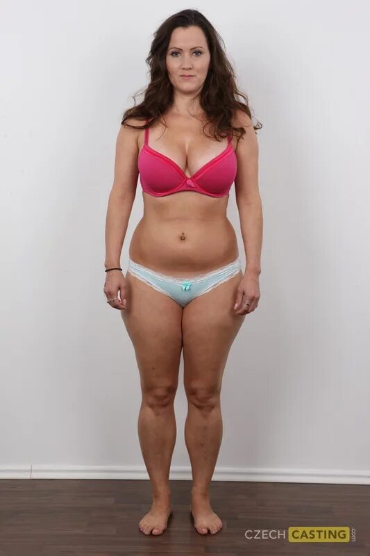Кастинг пышной девушек. Моника брилёва кастинг. Кастинг петра. Кастинг пышной девушек. Нижнее белье для толстых женщин.