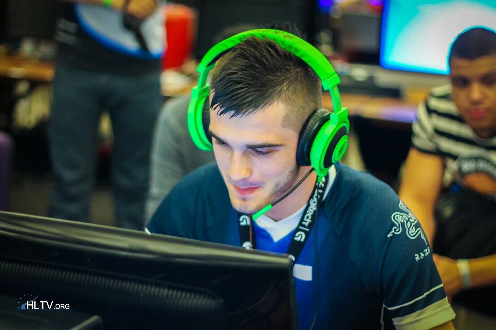 Area cs go. Шокс кс го. area кс го. area игрок. конфиг кс игрок.