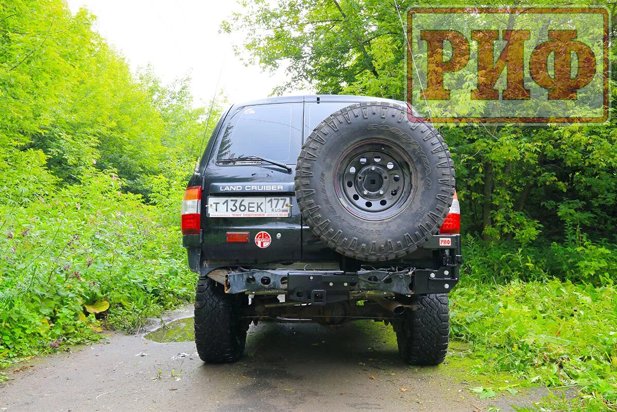 Калитка запасного колеса toyota fortuner. Калитка для запаски на прадо 120. Тойота калитка. Калитка запаски toyota surf. Фаркоп на ленд крузер 200.