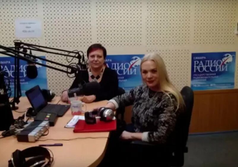 илья егоров журналист самара. выставка в доме журналистов самара. илюшкин директор. самарские журналисты. работа журналистом самара.