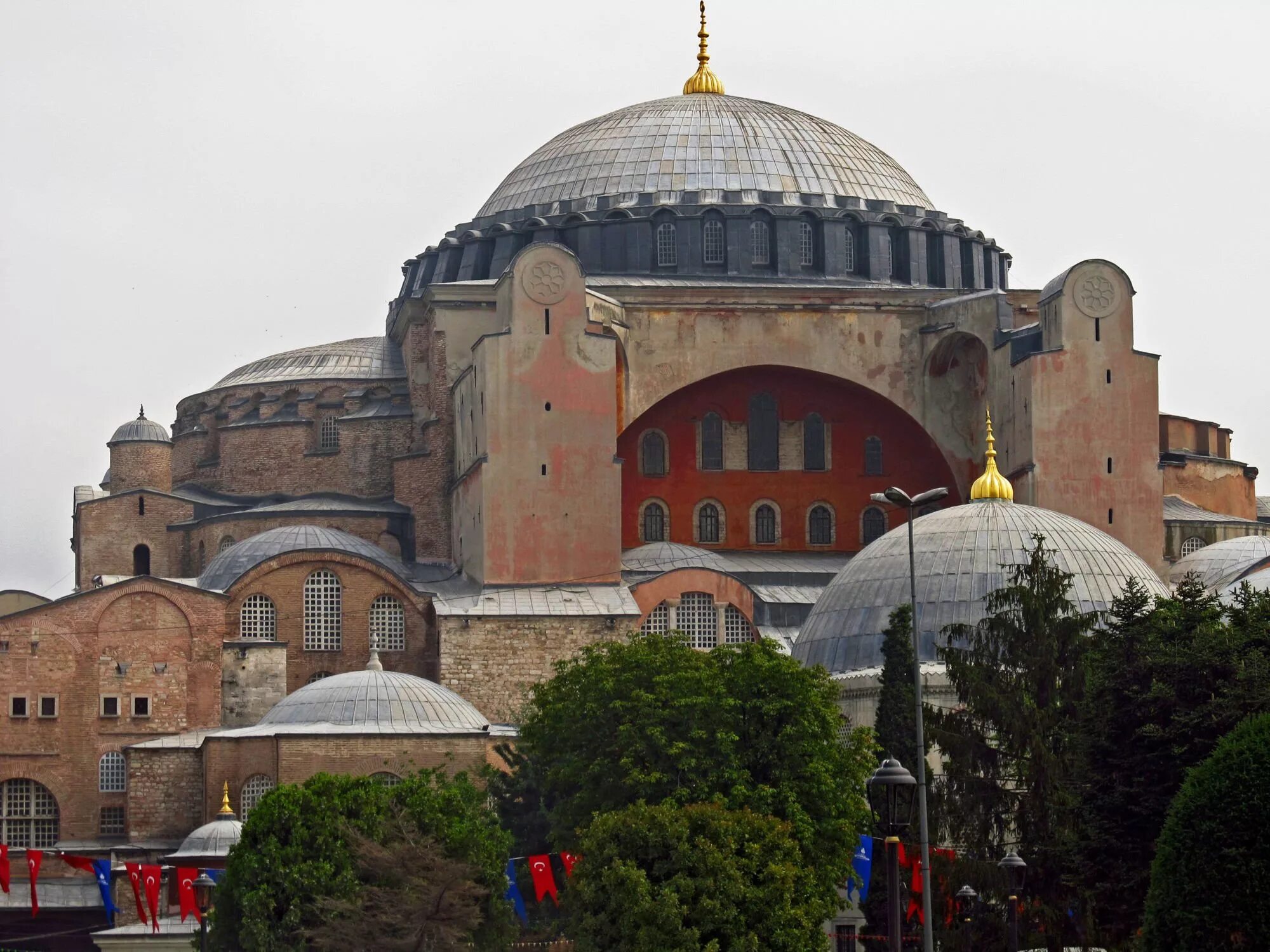 византийский храм- храм святой софии,. св софия константинопольская. собор святой софии в константинополе. собор святой софии в константинополе. храм святой софии в константинополе.