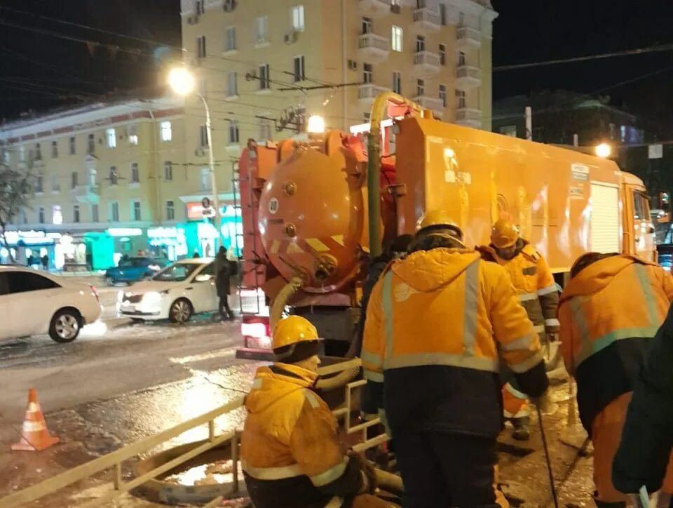 Прорыв канализации в уфе. Прорвало трубу канализации. Самара прорыв канализации новости. Прорыв канализации в щелково. В песочнице прорвало трубу.