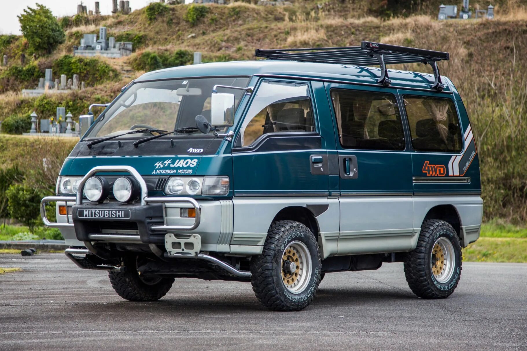 Mitsubishi delica 2. Mitsubishi delica 4wd. Машина delica. Mitsubishi delica 4x4. Мицубиси делика l400.