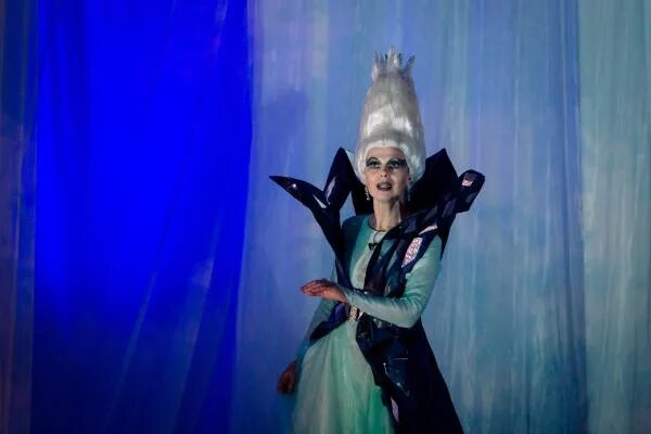 спектакль снежная королева тюз спб. театр на неве спектакль снежная королева. театральная постановка снежная королева тюз. тюз им брянцева снежная королева. снежная королева тюз спб.