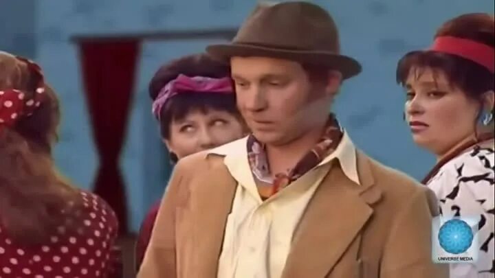 Маски шоу танцы в сельском клубе. Комик группа маски шоу. Маски шоу дискотека 90. Маски шоу на дискотеке. Маски шоу дискотека 90.