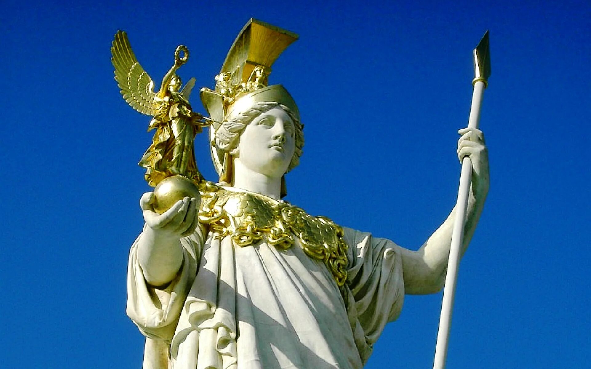 Афина Паллада богиня. Богиня Греции Афина. Афина Паллада статуя. Афина богиня мудрости. Какую богиню называли воительница
