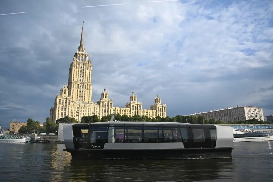 Речной электротрамвай в Москве. Москва река Речной трамвайчик. Речной трамвайчик в Москве 2023. Электро речные трамвайчики. Речные электро трамвайчики в москве