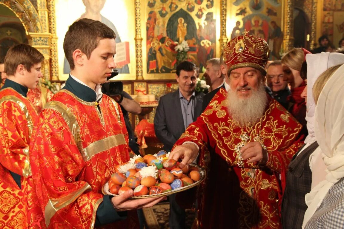 Есть ли служба в церкви. Заутреня и Пасхальная литургия. Богослужение на Пасху. Пасха храм. Служба в церкви.