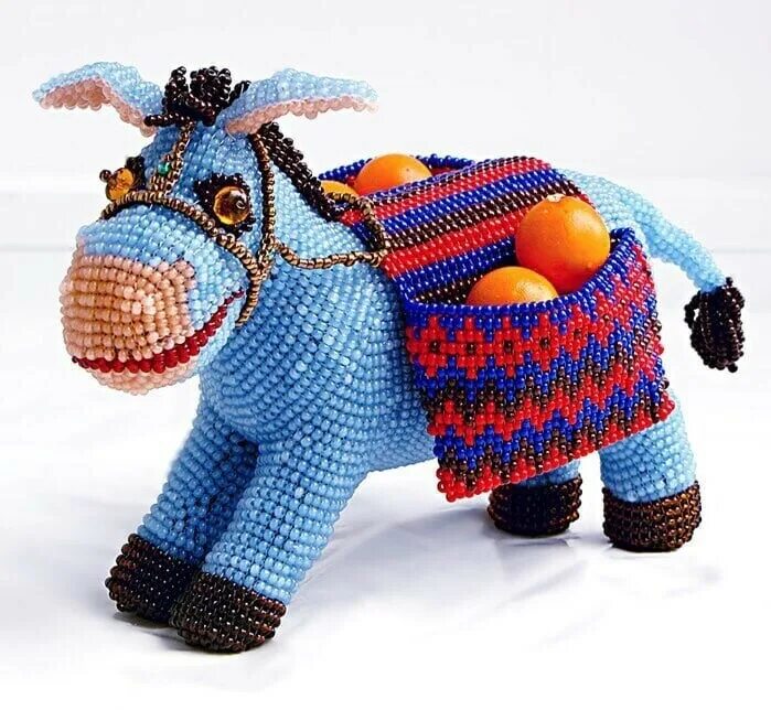 объемные игрушки из бисера. амигуруми из бисера. игрушки из бисера крючком. вязаные игрушки белочка. вязание игрушек бисером.