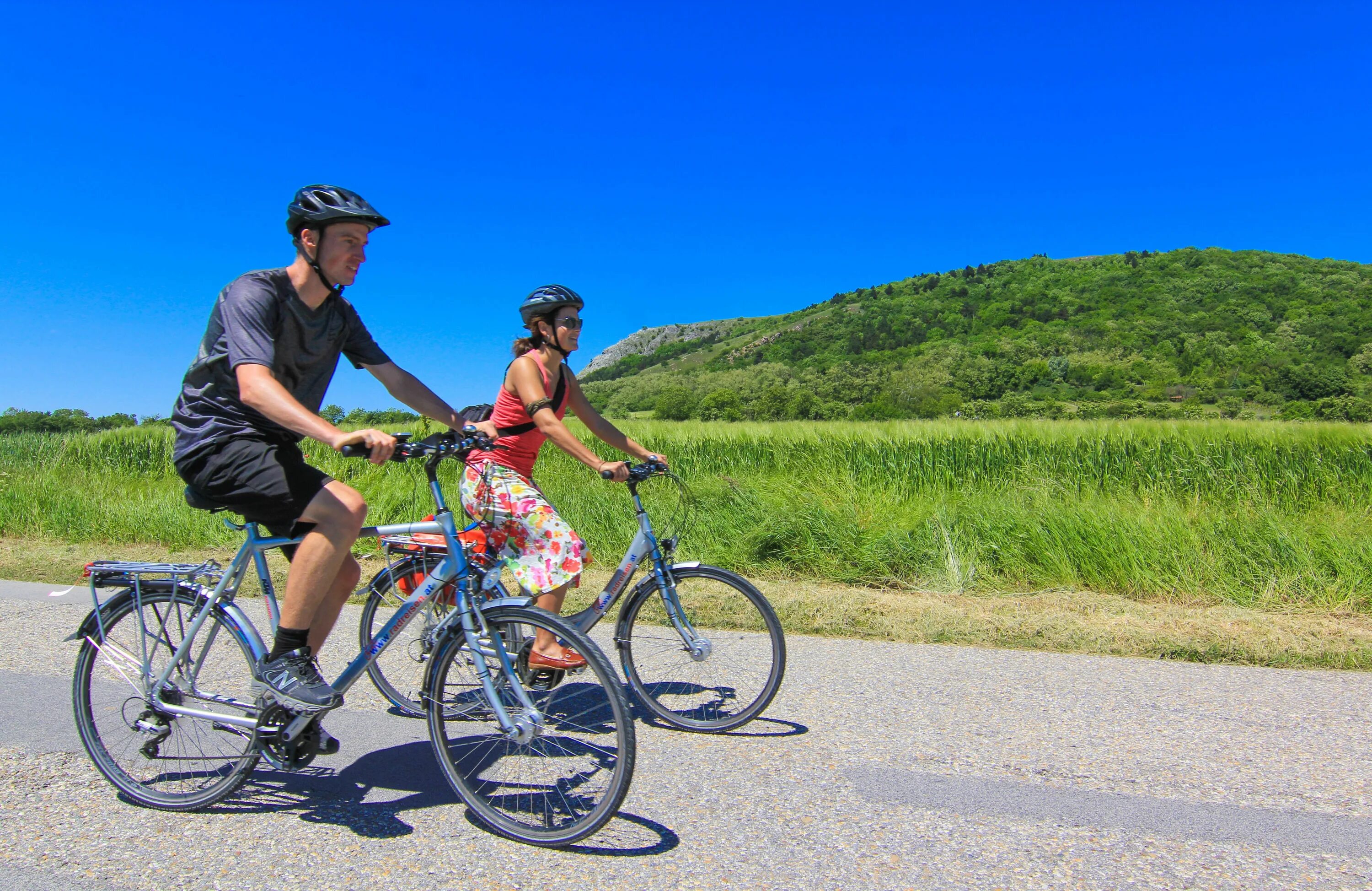 Don t ride a bike. Велосипедный туризм в новой Зеландии. Велосипедные дистанции туризм. Велосипедный туризм в Калининграде. Велосипед Turlari.