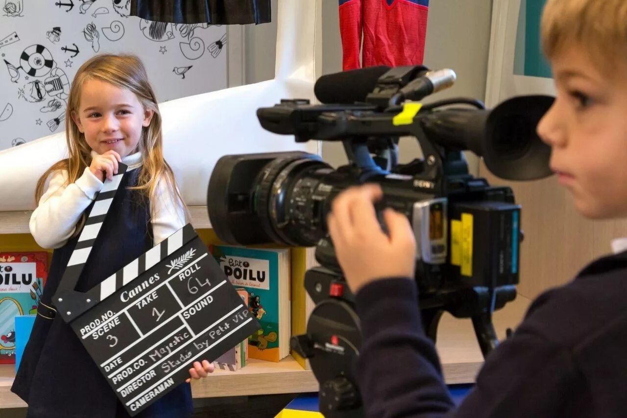 юный журналист. юный журналист. телевизионная детская журналистика. телевидение для детей. молодые журналисты.