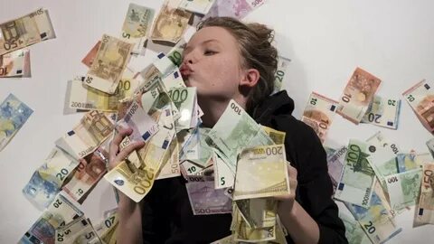 Целую деньги