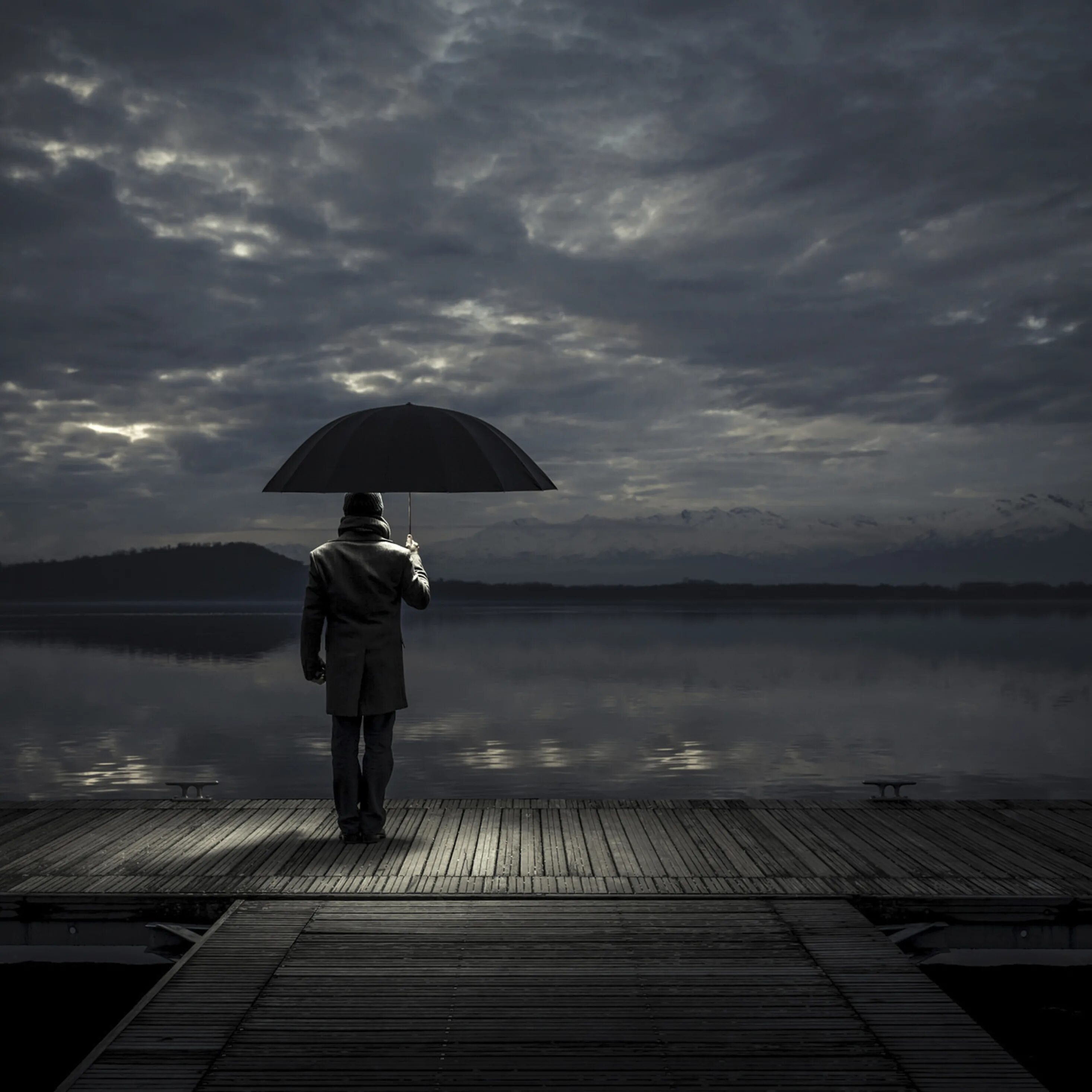 Последнее одиночество три дня дождя. Это одиночество. Дождь одиночество. Грустные картинки. Человек одиночка.