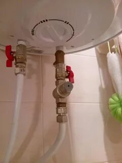Водонагреватель обратный клапан куда
